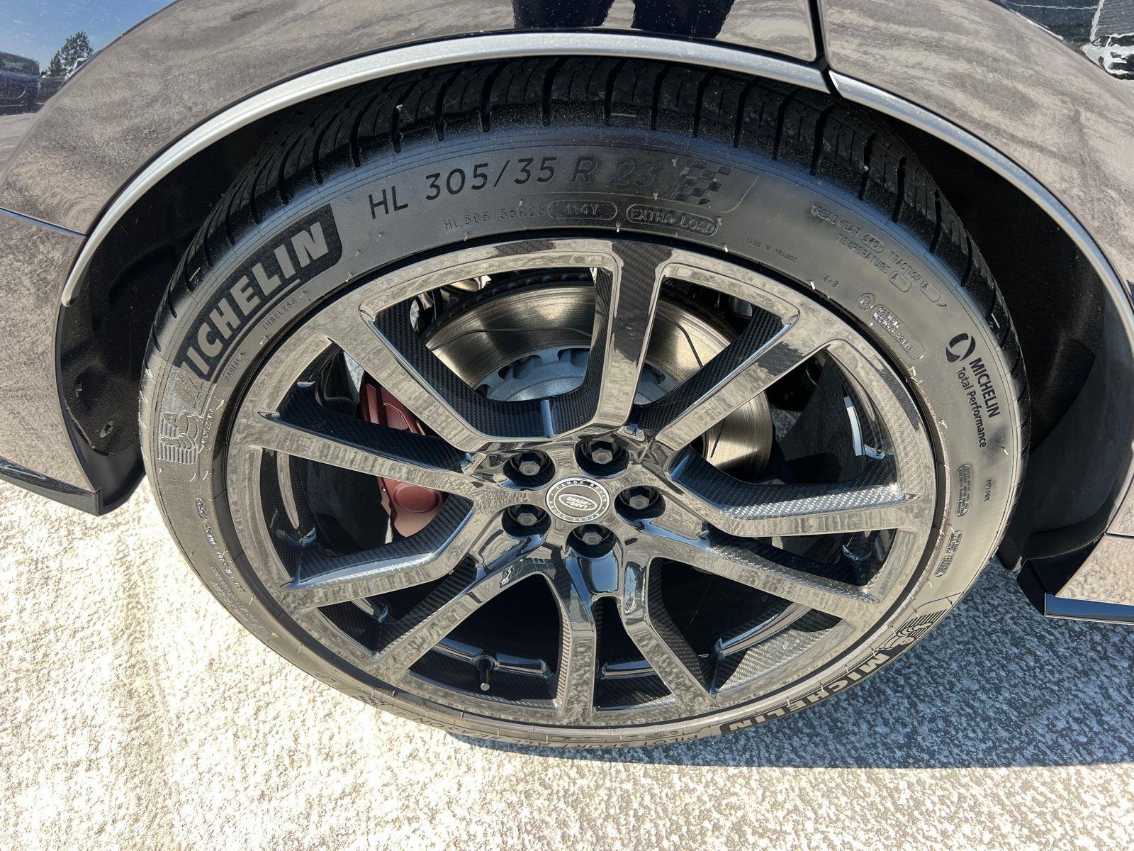 Used 2025  Land Rover SV Edition Two image 17