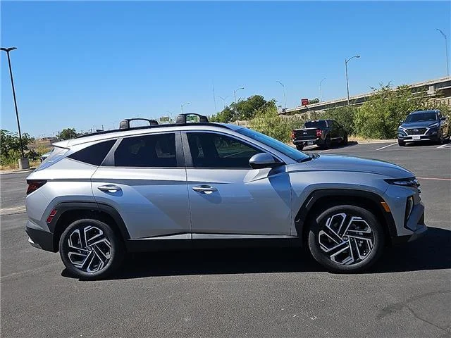 New 2026 Shimmering Silver Hyundai SEL image 5