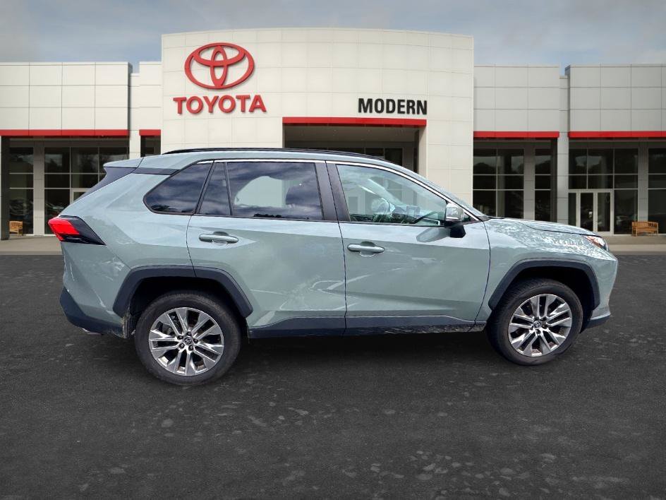 Certified Used 2022 Lunar Toyota XLE Premium image 13