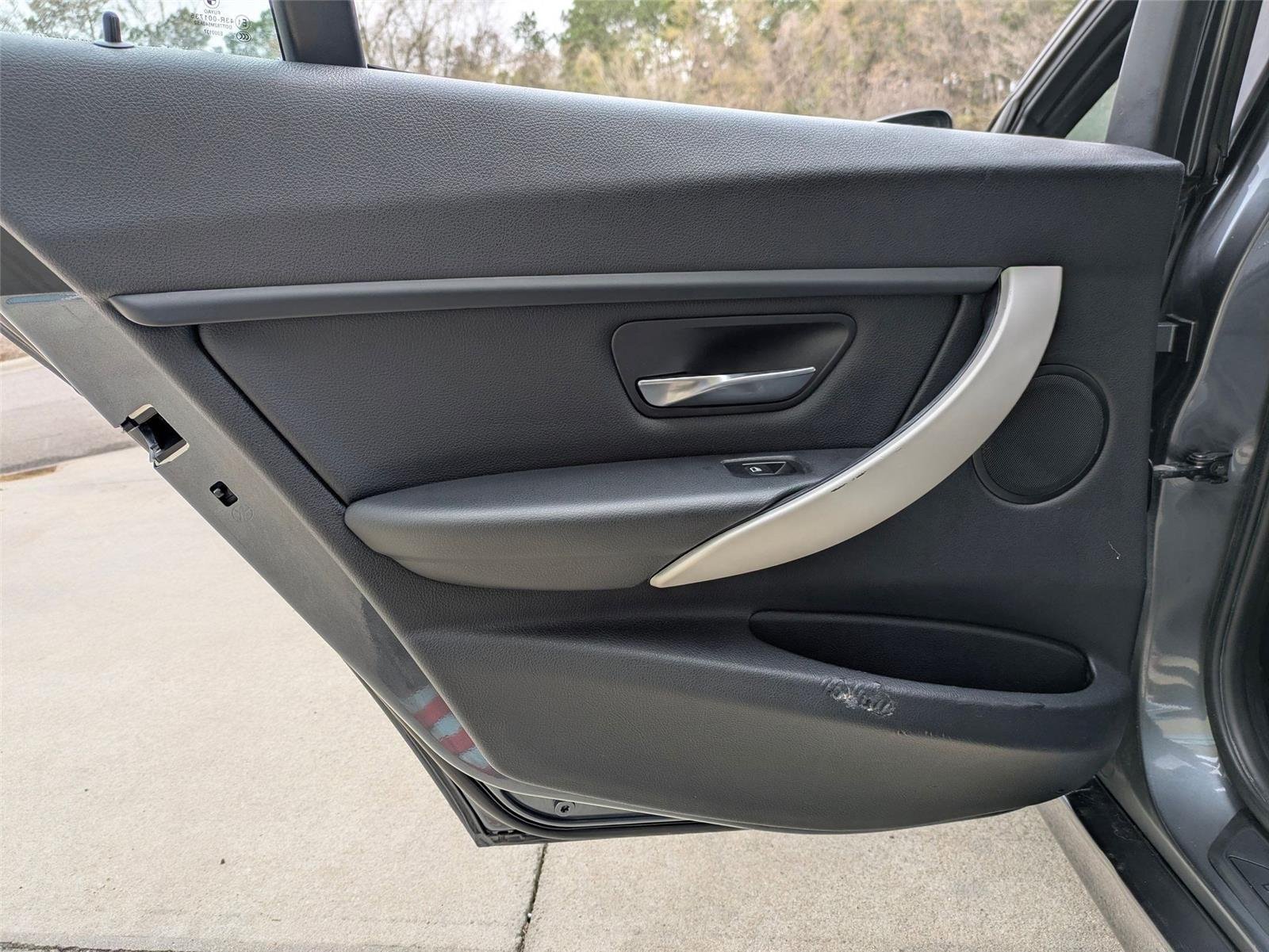Used 2014 Glacier Silver Metallic BMW 320i image 17