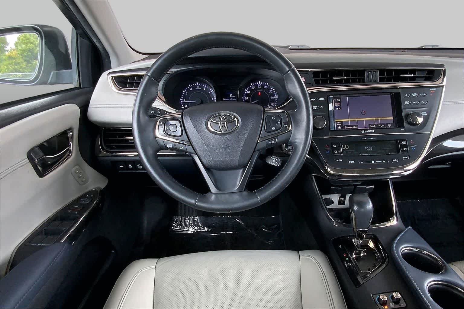 Used 2014 Creme Brulee Mica Toyota XLE image 6