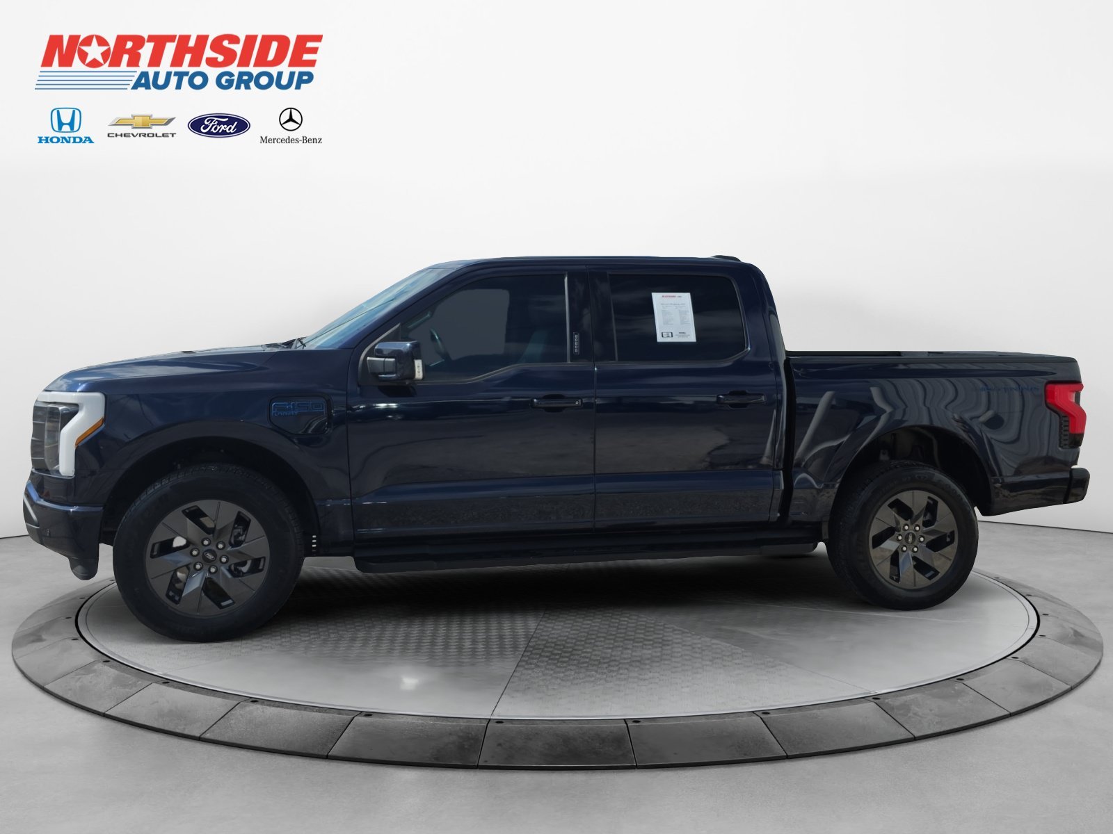 Used 2024 Blue Ford Lariat image 4