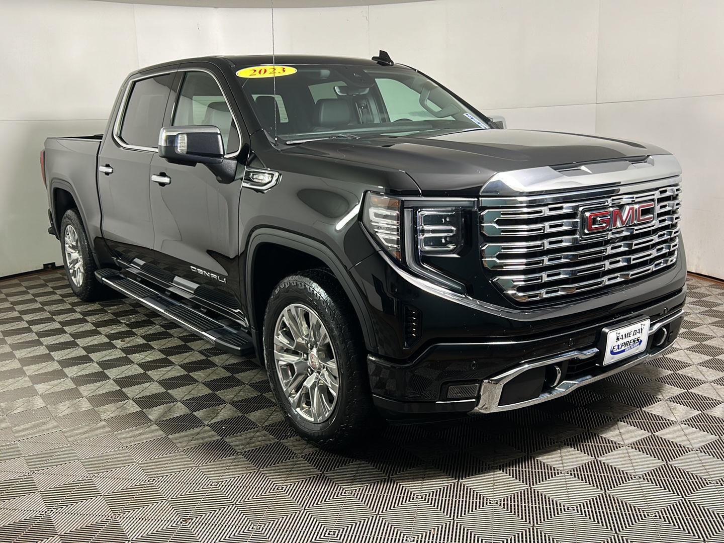 Used 2023 Onyx Black GMC Denali image 6