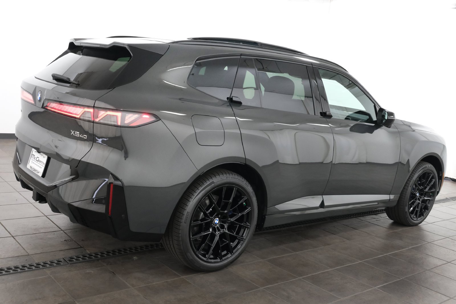 New 2027 Dravit Grey Metallic BMW  image 7