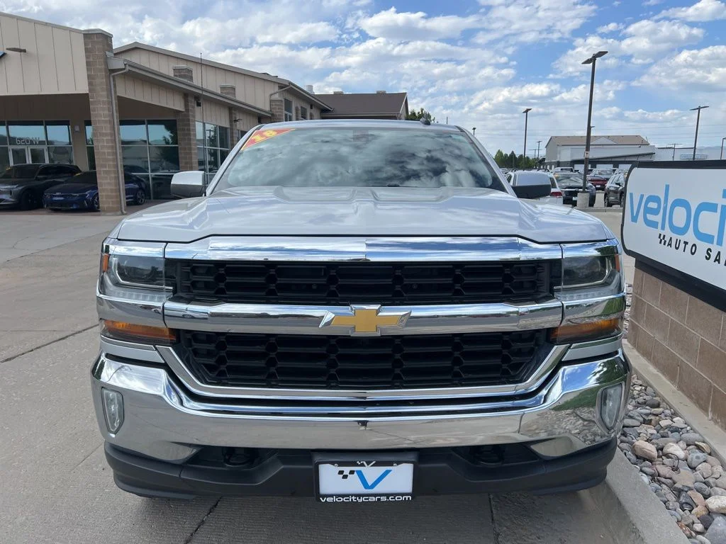 Used 2018 Silver Chevrolet LT image 2