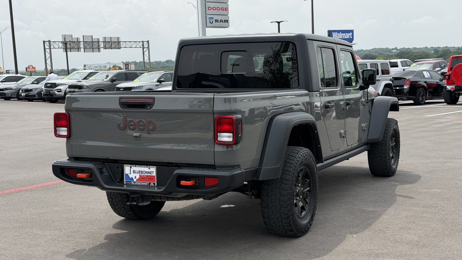 Used 2022 Sting-Gray Clearcoat Jeep Mojave image 5