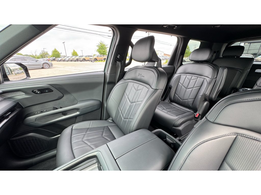 New 2027 Black Jade Green Kia X-Line EX image 9
