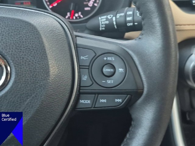 Used 2022 Black Toyota XLE Premium image 19