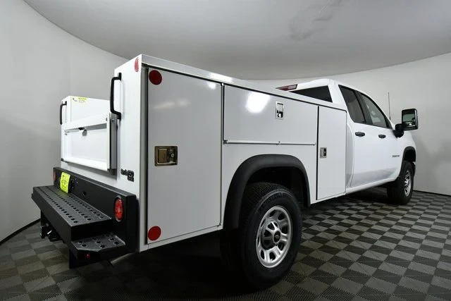 New 2026 Summit White Chevrolet WT image 11