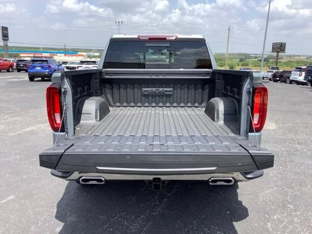 2026 GMC Sierra 1500 SLT - Photo 11