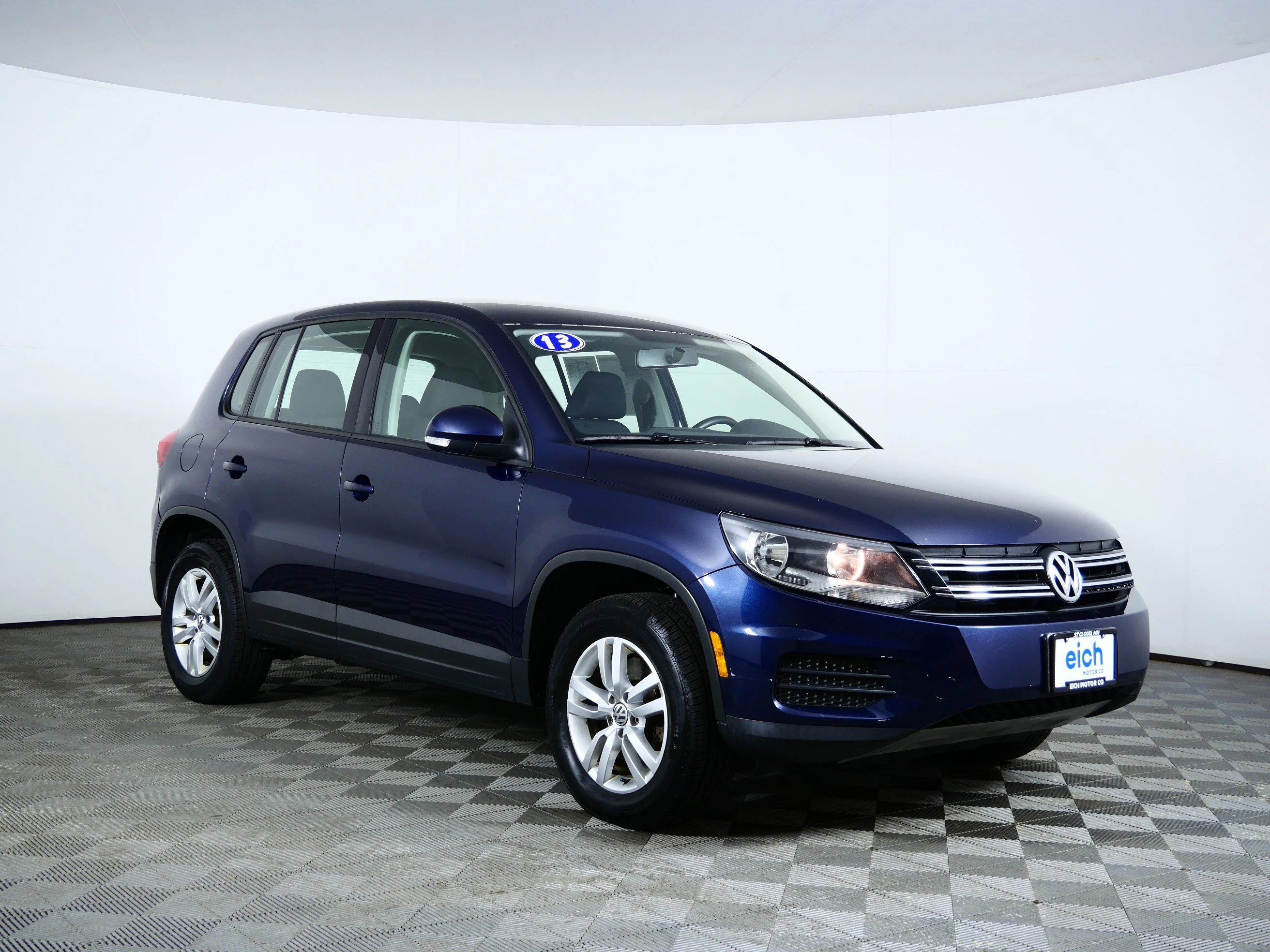 2013 Volkswagen Tiguan 2.0T S Auto 4WD w/Sunroof's photo
