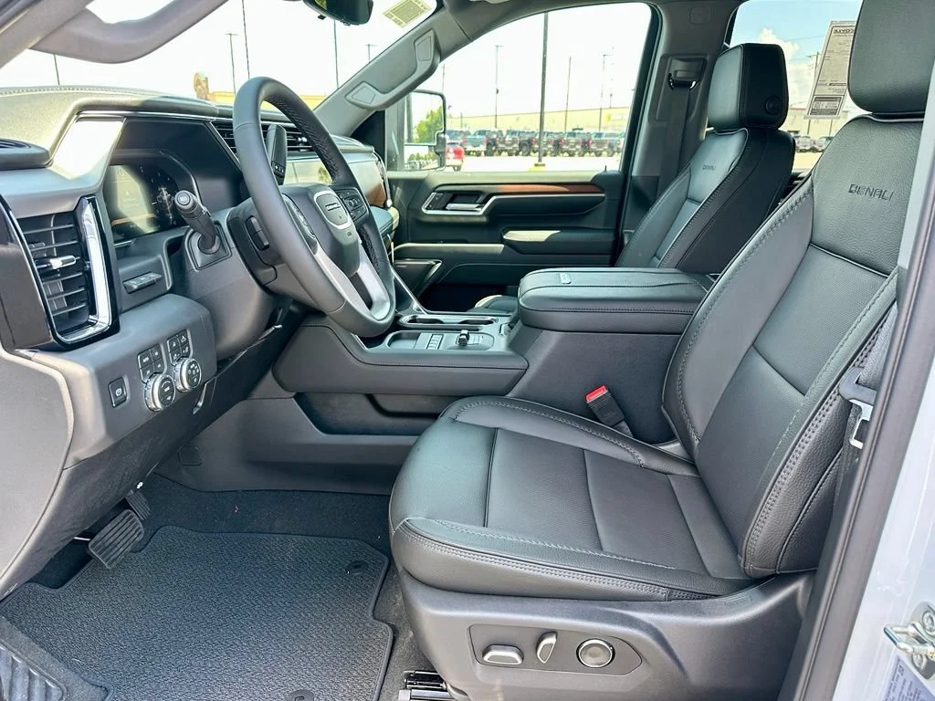 2026 GMC Sierra 2500HD Denali - Photo 15