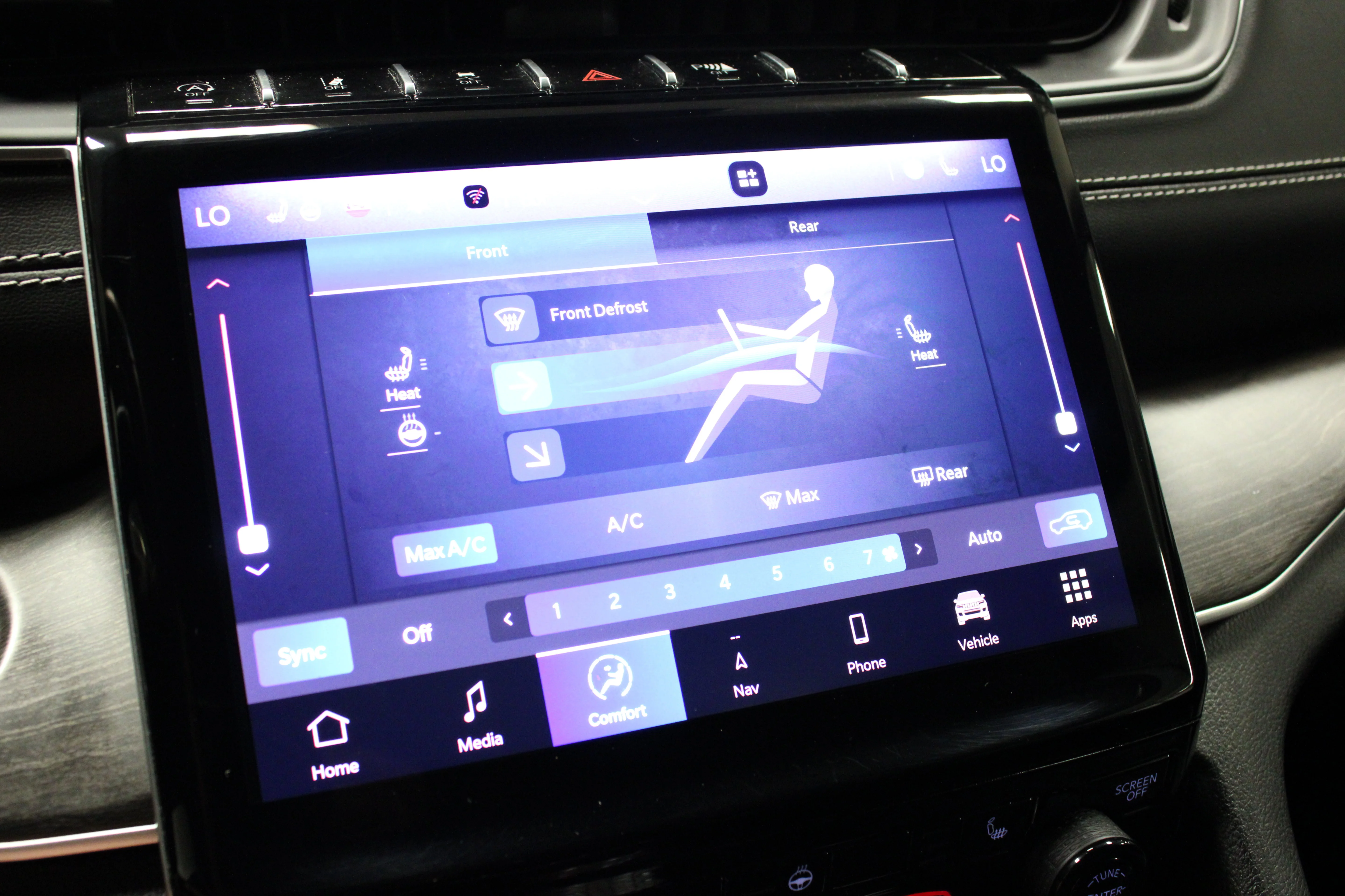 Used 2022 Diamond Black Crystal Pearlcoat Jeep Limited image 25