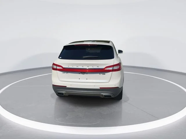 Used 2016 White Lincoln Reserve image 6