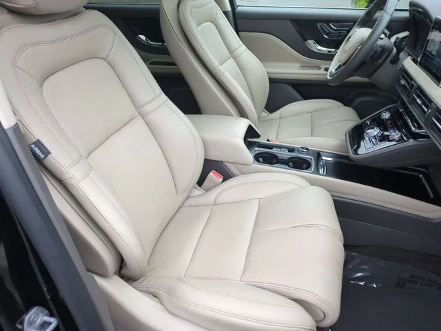 Used 2022 Black Lincoln Reserve image 35