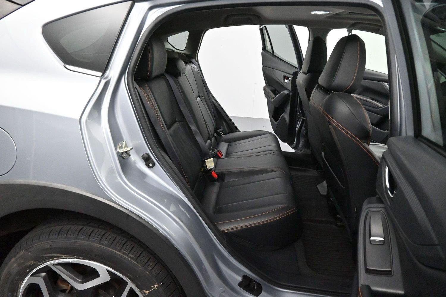 Used 2018 Ice Silver Metallic Subaru Limited image 31