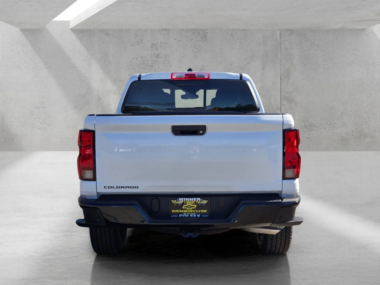 New 2026 Summit White Chevrolet WT image 5