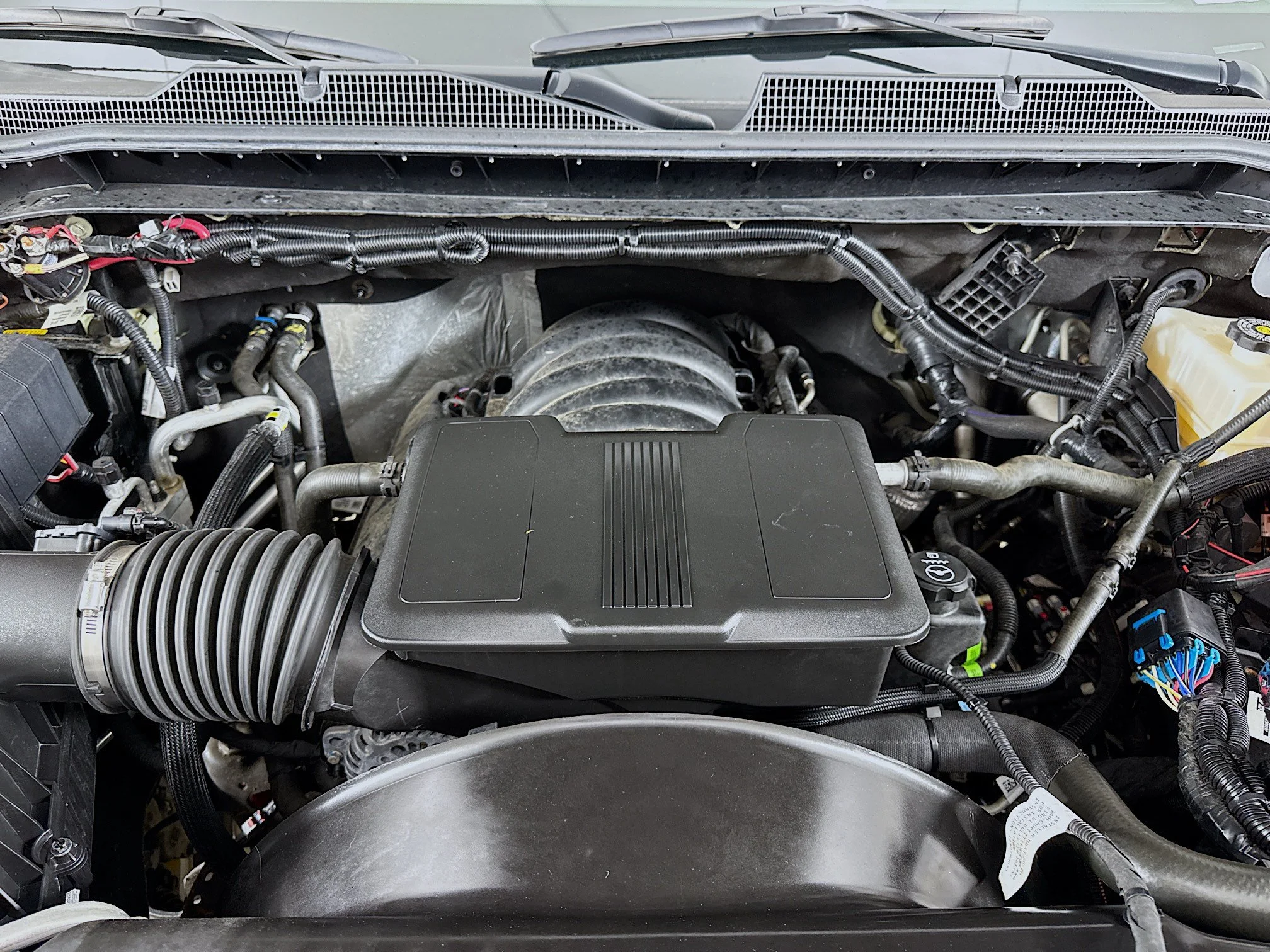 Used 2025 Sterling Gray Metallic Chevrolet LT image 30