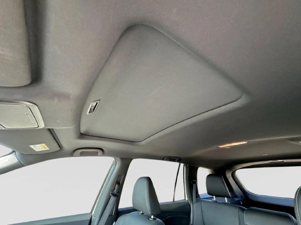 Used 2022 White Honda EX-L image 27