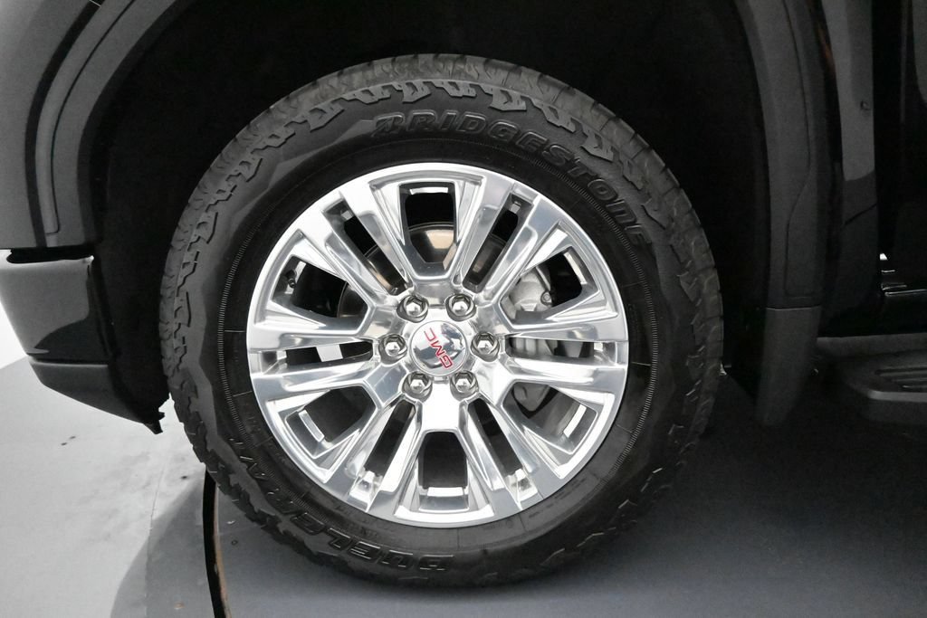 Used 2025 Onyx Black GMC Denali image 6