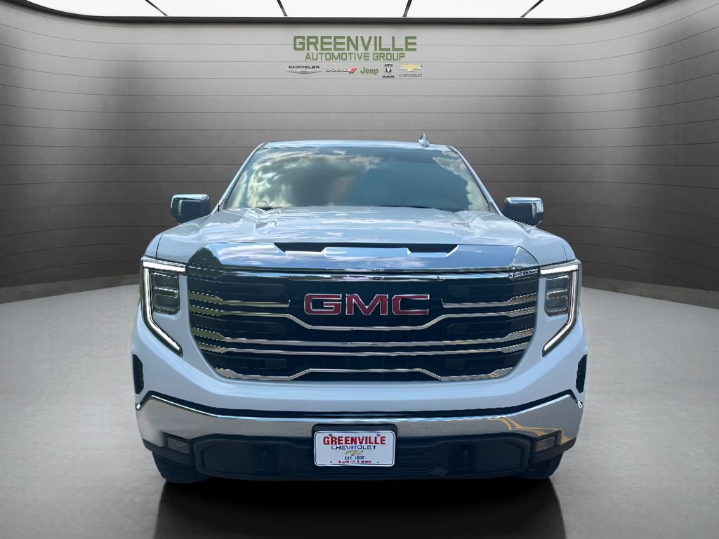 Used 2025 Summit White GMC SLT image 2
