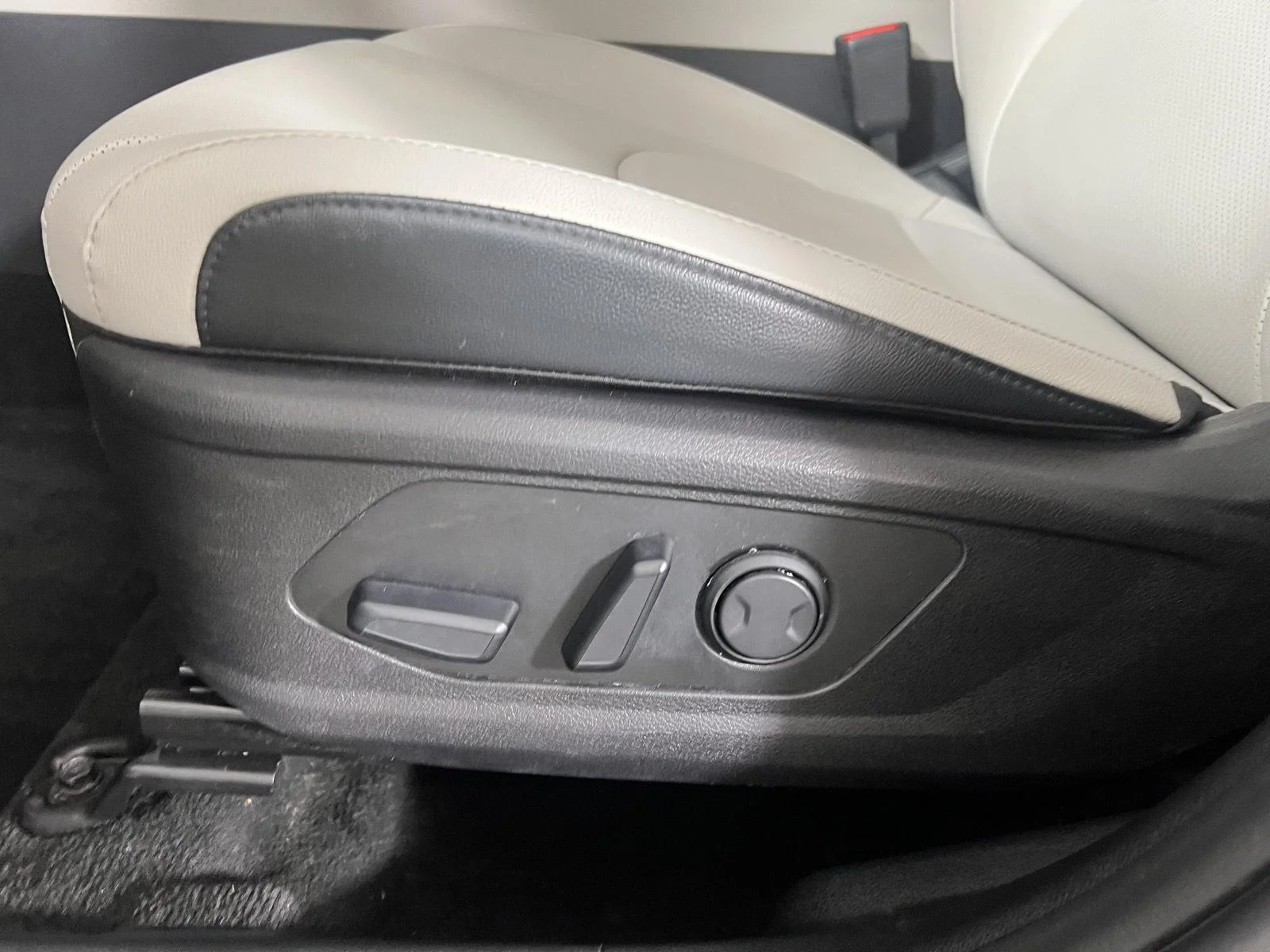 Certified Used 2023 Gravity Gray Kia EX image 14