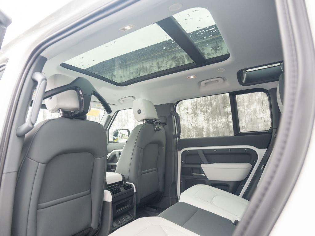 New 2026 Fuji White Land Rover S image 22