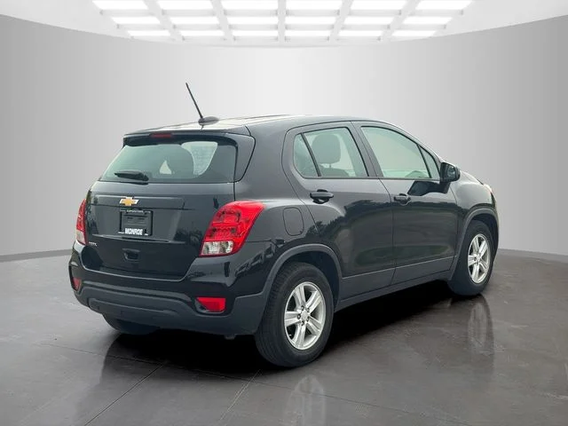Used 2019 Black Chevrolet LS image 7