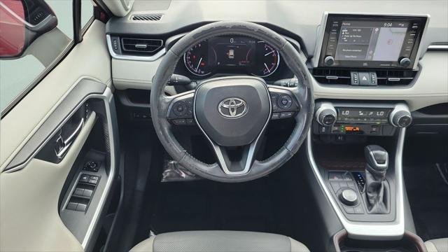 Certified Used 2019 RUBY FLARE PEARL Toyota  image 12