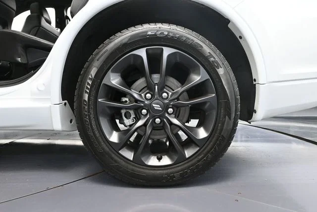 Certified Used 2024 White/off-white Dodge R/T Premium image 16