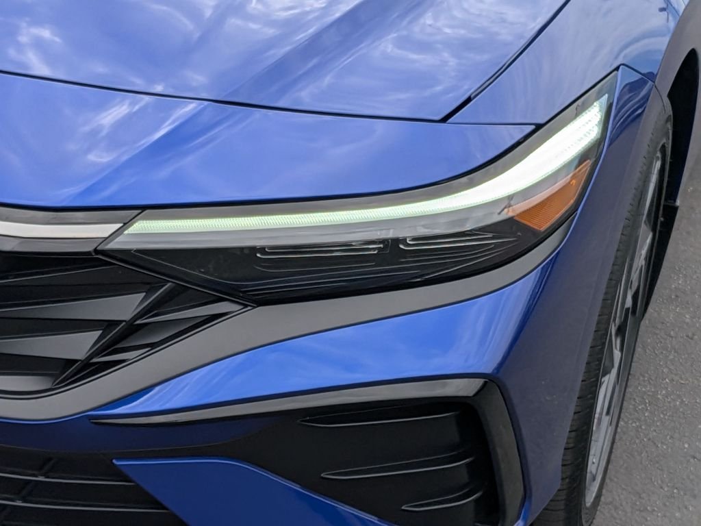 2026 Hyundai Elantra Limited - Photo 9