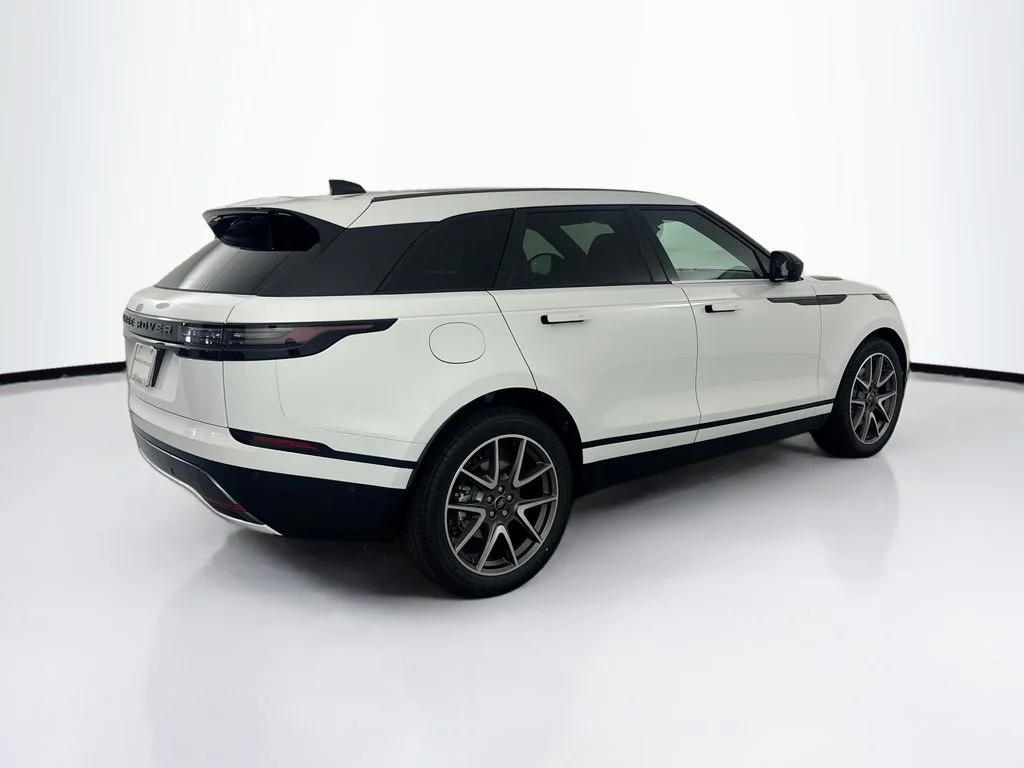 New 2026 Fuji White Land Rover Belgravia Edition image 5