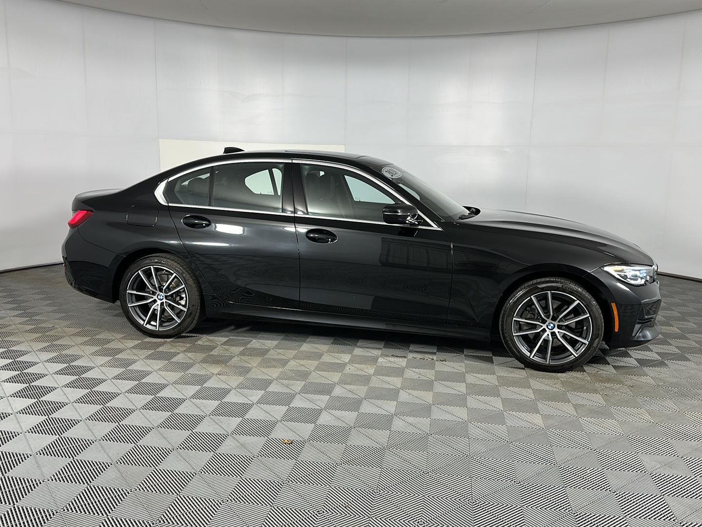 Used 2020 Black Sapphire Metallic BMW 330i xDrive image 4