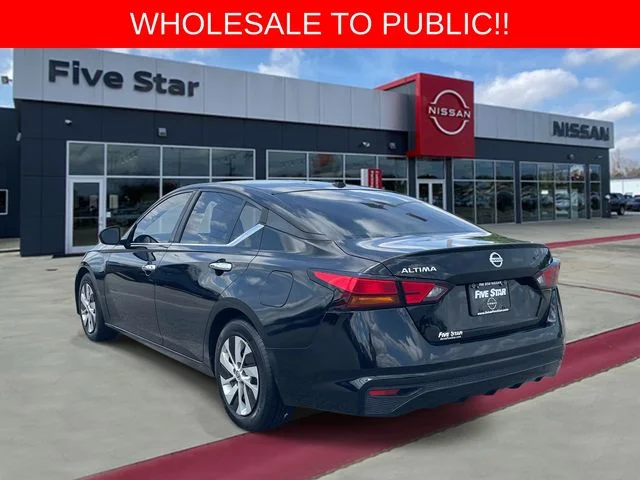 Used 2020 Black Nissan 2.5 S image 4