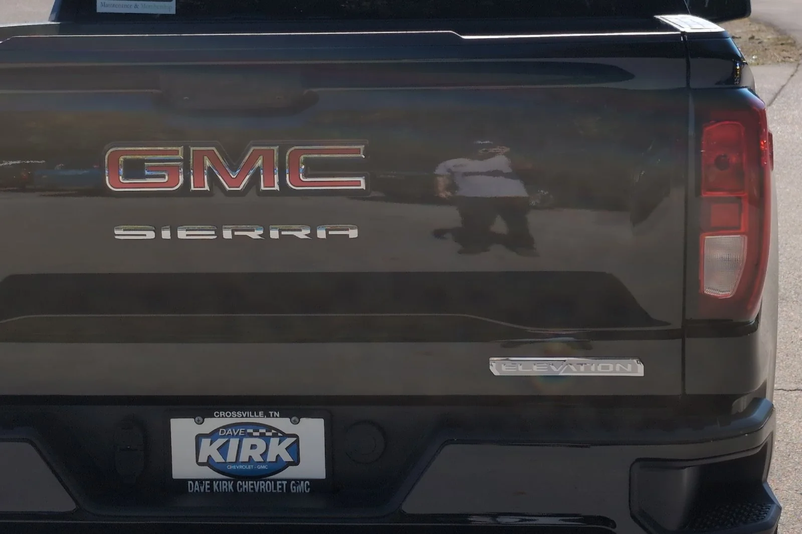 New 2025 Onyx Black GMC Elevation image 27