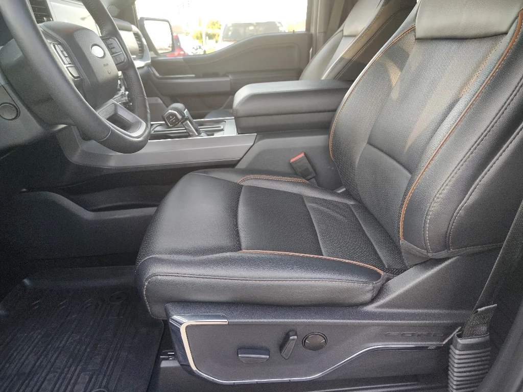 Used 2024 Iconic Silver Metallic Ford LARIAT image 11