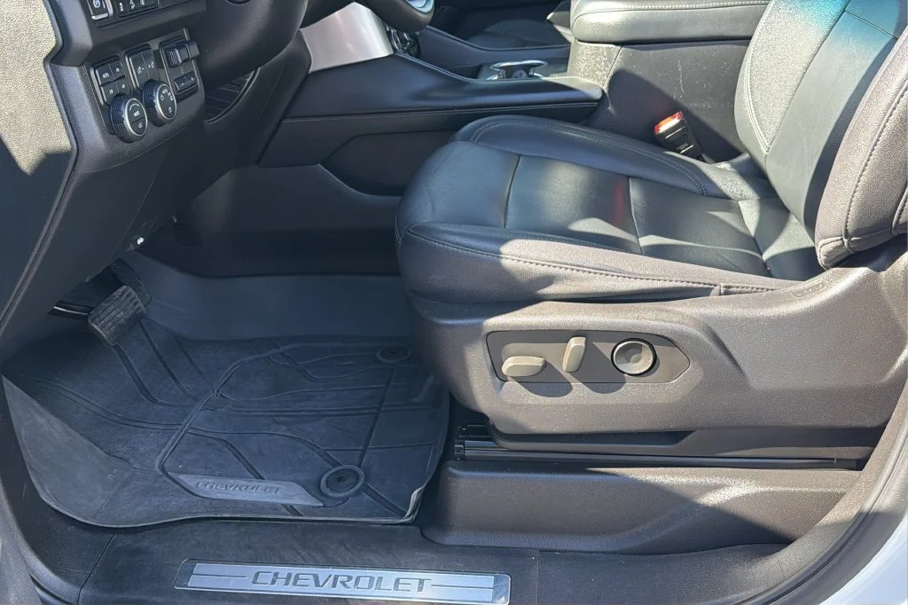 Certified Used 2023 SUMMIT WHITE Chevrolet Z71 image 19
