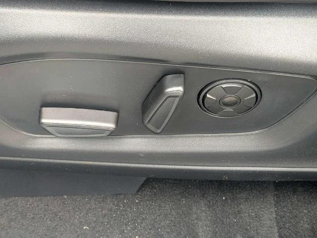 New 2026 Star White Metallic Tri-Coat Ford Platinum™ image 55
