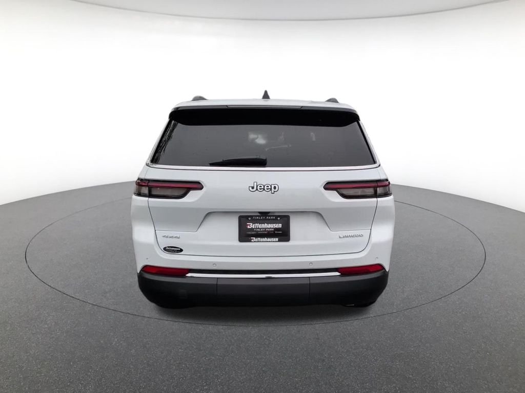 New 2026 Bright White Clear-Coat Exterior Paint Jeep Laredo X image 6