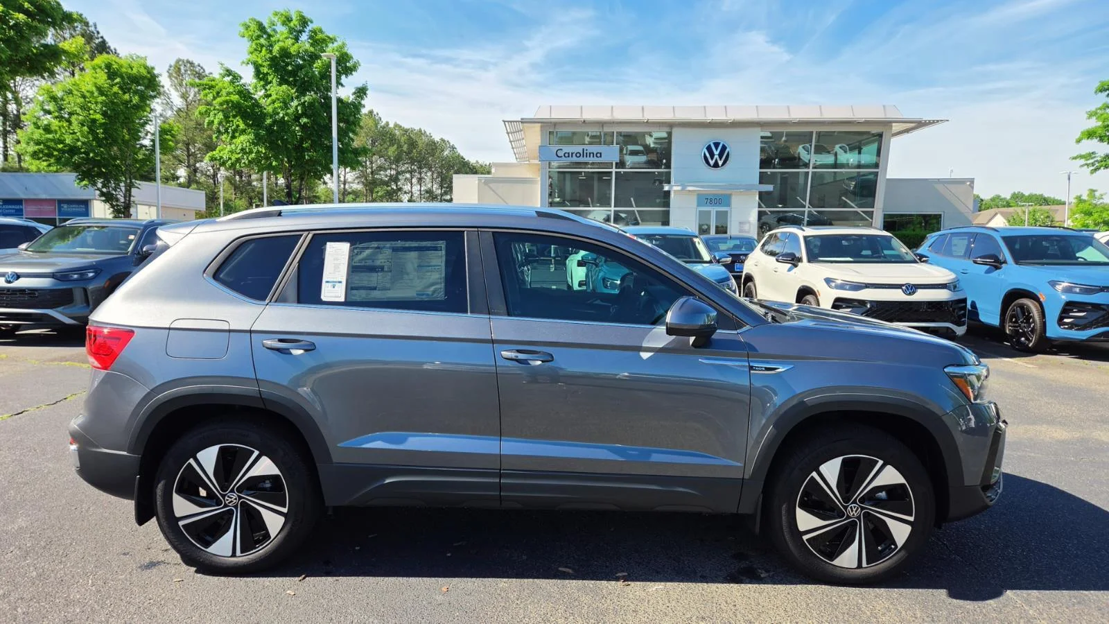 2024 Volkswagen Taos SE - Photo 3