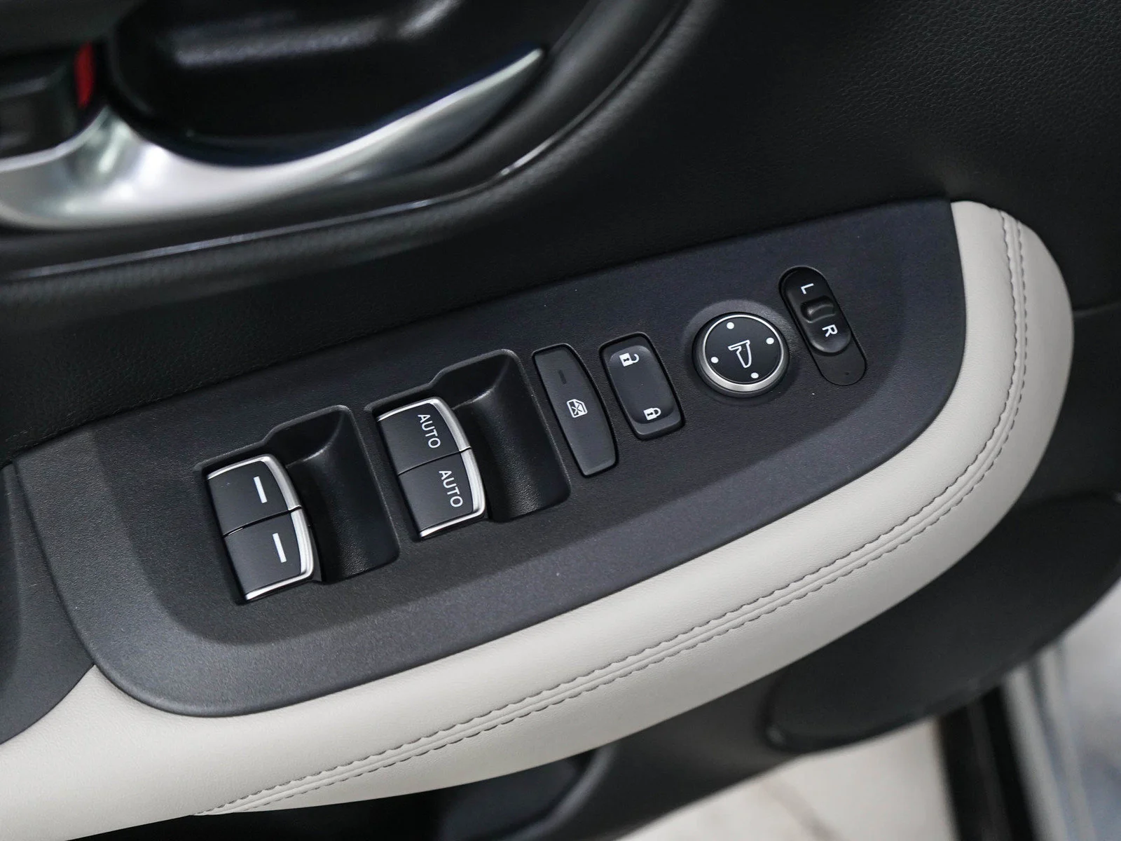 Used 2025  Honda 5D WAGON EX-L AWD image 19