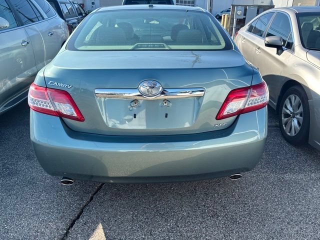 Used 2011 Aloe Green Metallic Toyota LE image 9