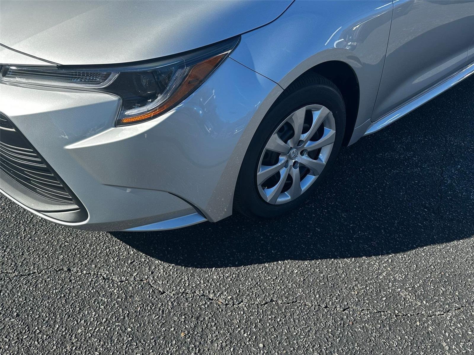 New 2025 Classic Silver Met Toyota LE image 9
