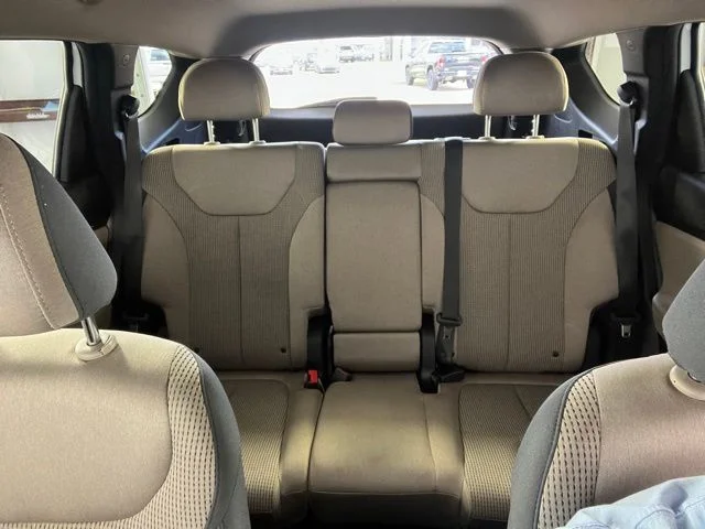 Used 2023 White Hyundai SE image 28