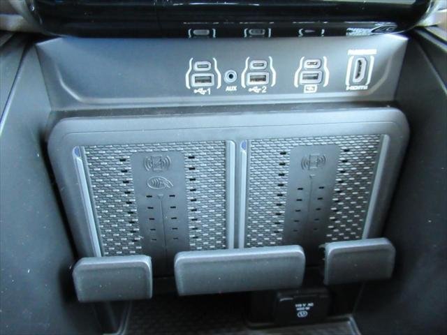 New 2026 Serrano-Green Metallic Exterior Paint RAM LARAMIE image 28