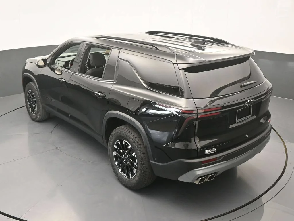 Used 2025 Mosaic Black Metallic Chevrolet Z71 image 76