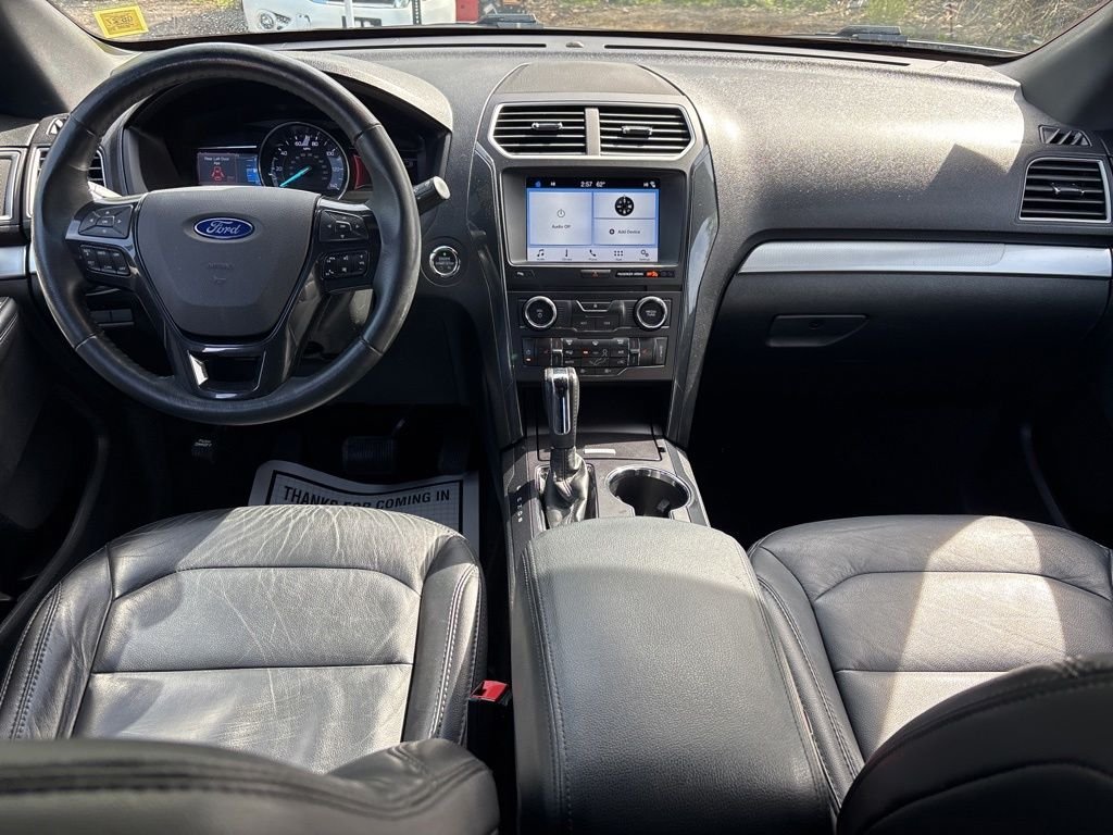 Used 2017 Silver Ford XLT image 26