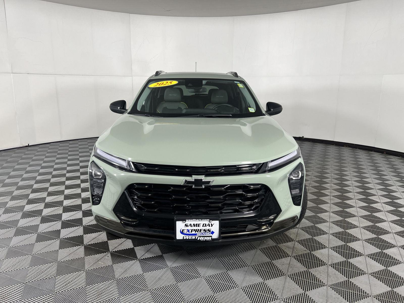 Used 2025 Cacti Green Chevrolet ACTIV image 26
