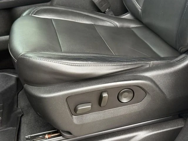 Used 2021 SHADOW GRAY METALLIC Chevrolet LT image 26