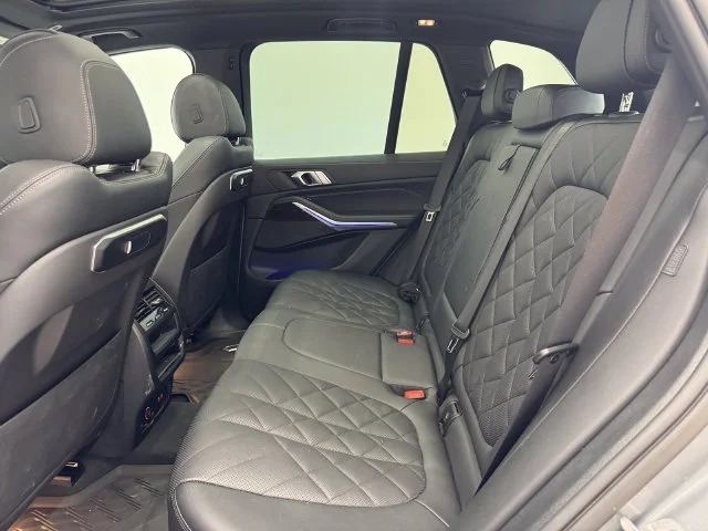 Used 2024 Skyscraper Gray Metallic BMW sDrive40i image 21